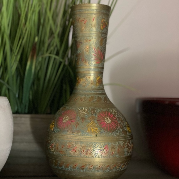10” Vintage etched brass vase - Picture 7 of 7